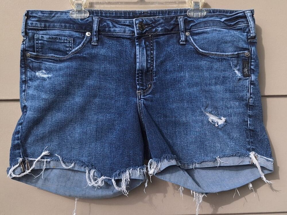 Silver Jeans Women Suki Shorts Denim Jean Shorts Frayed Hem Blue Size 18 x 5"